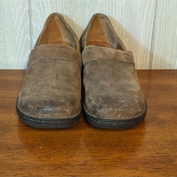 Born Women's Peggy Suede Clogs Beige EUC SZ 7.5 - Picture 3 of 7